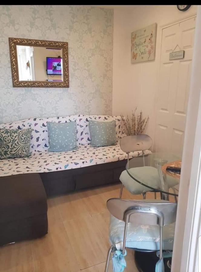 Marahanata Jadwin 1 Beautiful Apartment 1 Bedroom Flat Лондон Екстериор снимка